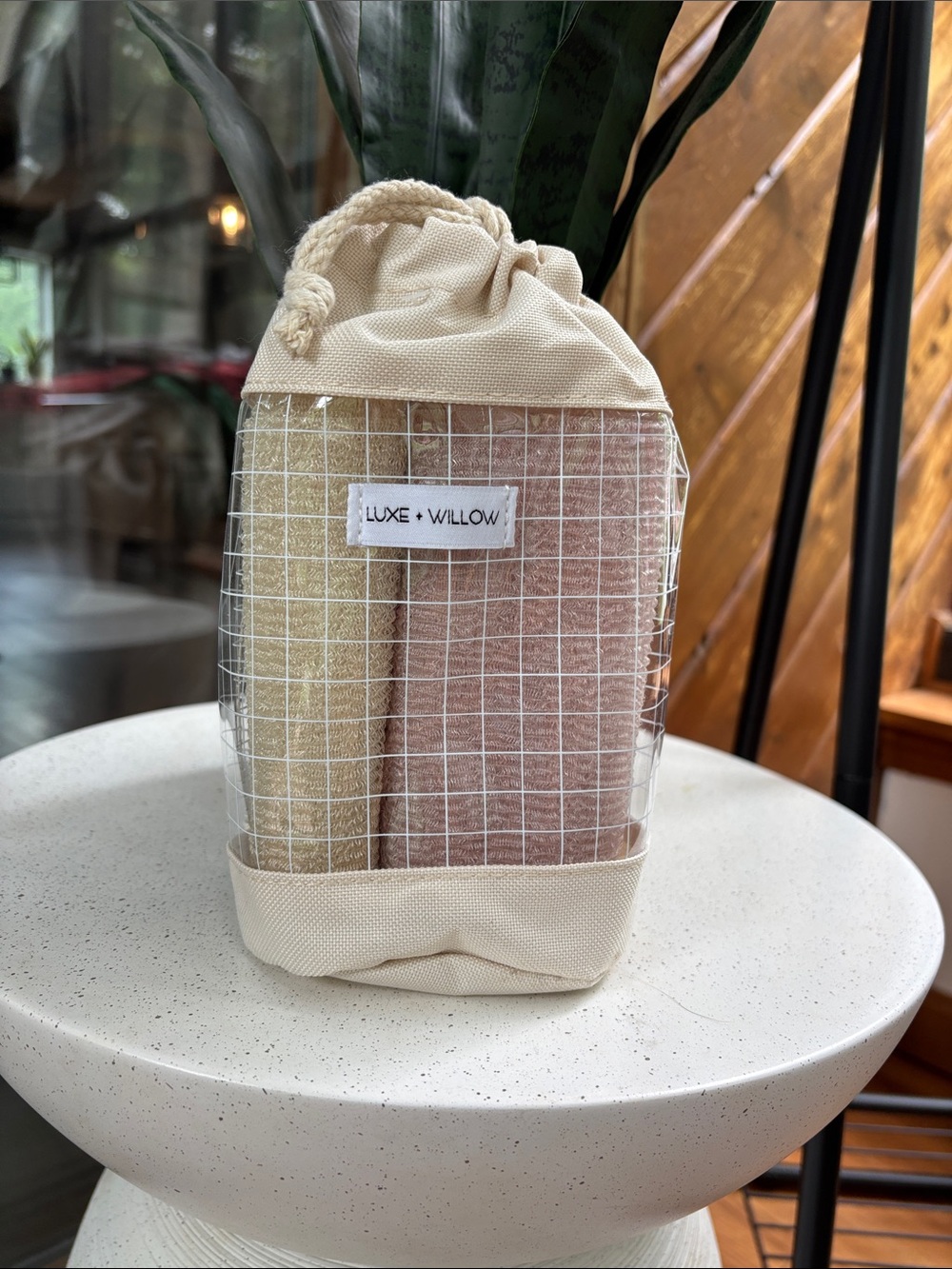 Luxe + Willow Exfoliating Bath Set — Cream Bag with Pink & Beige cloths
